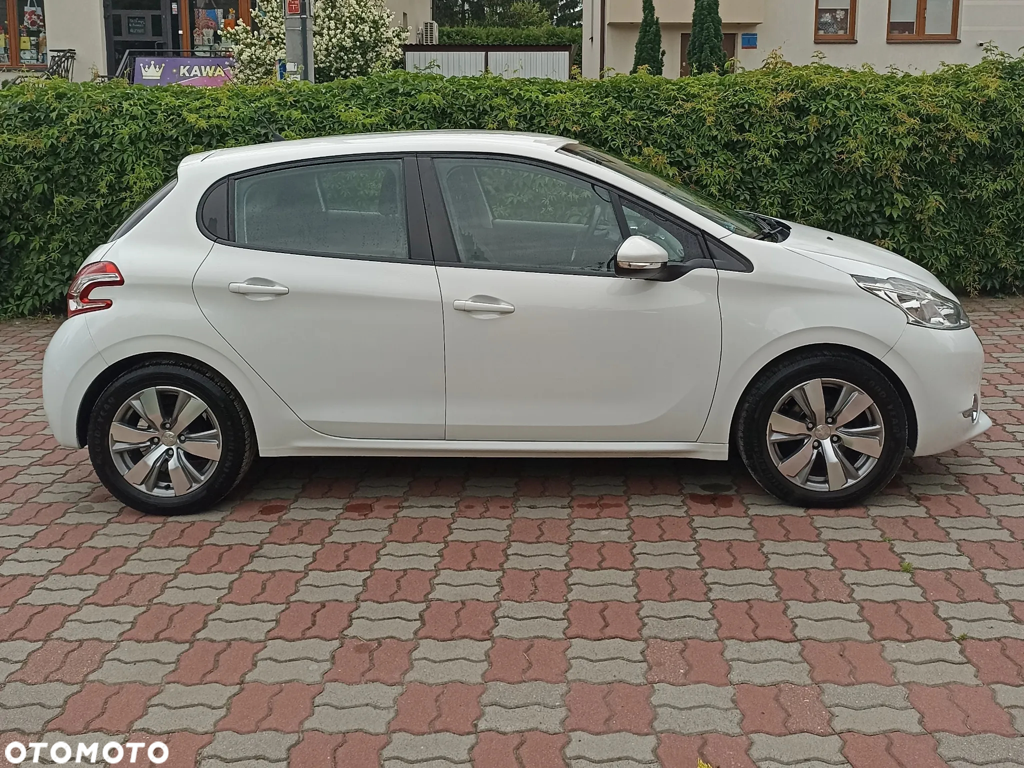 Peugeot 208 - 6