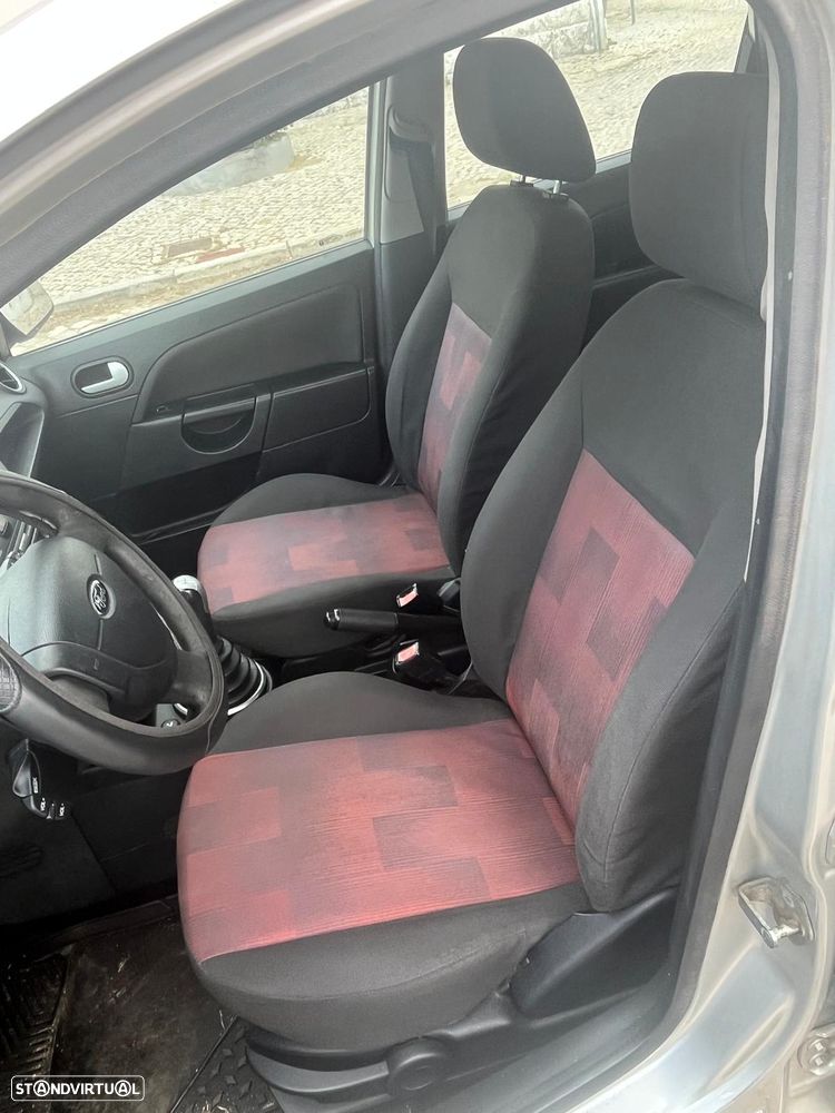 Ford Fiesta 1.25 Trend - 4