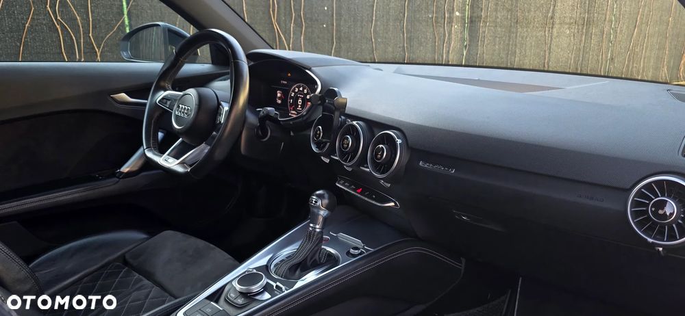 Audi TT S Coupé - 13