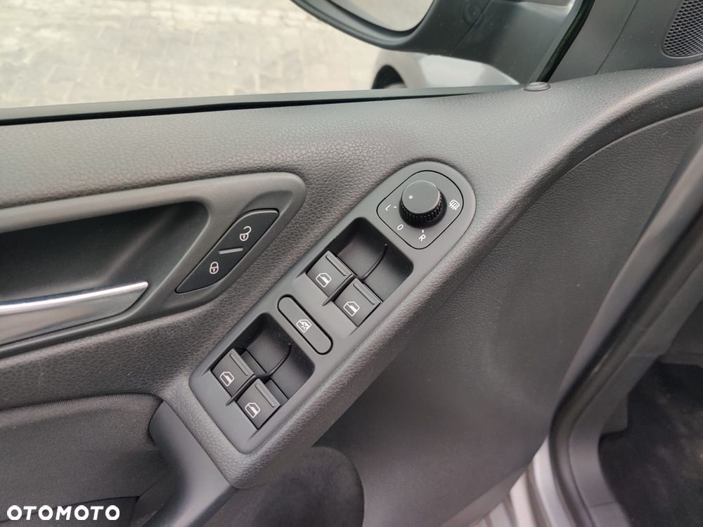 Volkswagen Golf 2.0 TDI DPF Comfortline - 31