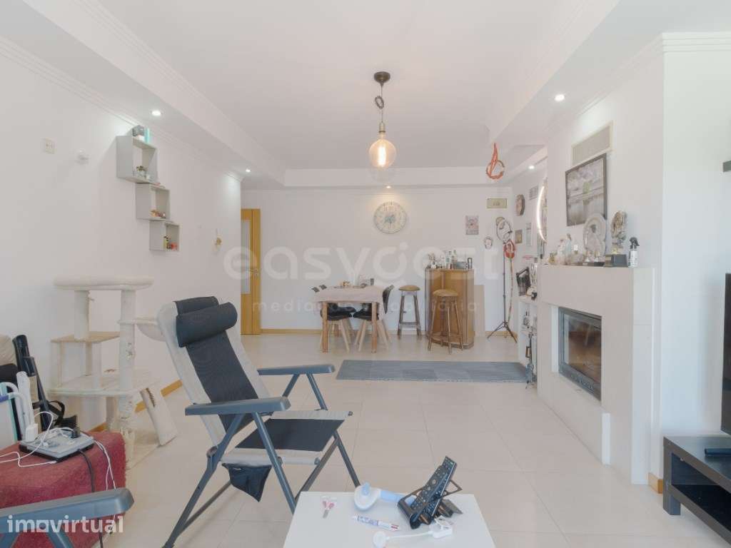 Excelente Apartamento T2 com garagem em Fernão Ferro - Grande imagem: 4/17