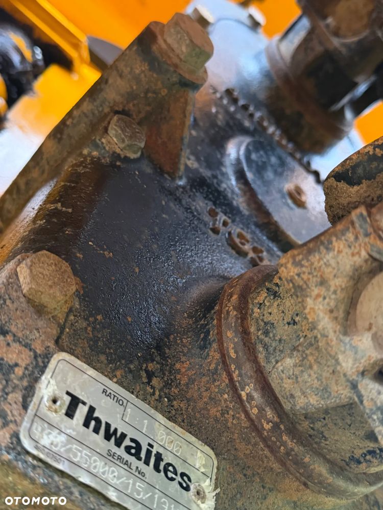 Thwaites MACH2026 Wozidło Budowlane Rolnicze 4x4. wózek z Obrotową Kolebą. 6 ton ładowność.  Silnik DEUTZ 80KM 4 cylindry. 2400 mtg. 2019 rok. Jazda Rewers 3prędkości. Maszyna jak Nowa z Norweskiego Gospodarstwa! Ani deka luzów i wycieków! Hydrostatic. Pełny Oryginał. Hamulce brzytwa. Serwisy w DEKRA. Maszyna Woziła lekkie ładunki. Praktycznie zerowe zużycie. Wielka Okazja. Wszystko w pełnym Oryginale. Opony Oryginał. Oświetlenie Fabryczne. Po serwisach. OKAZJA - 27