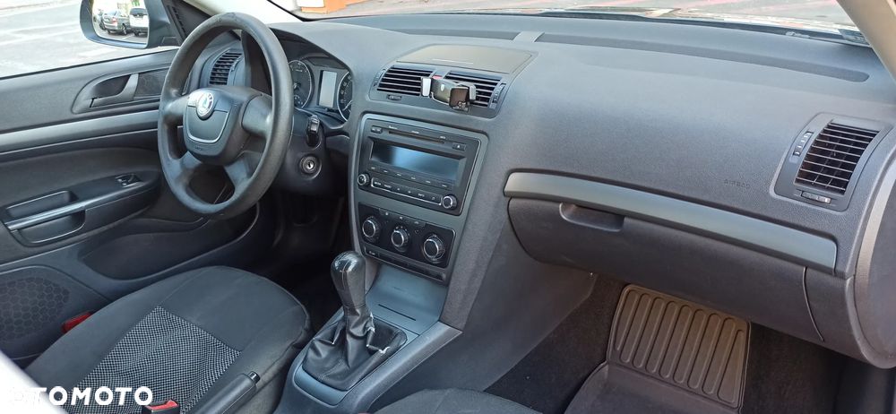 Skoda Octavia 1.6 Tour - 17