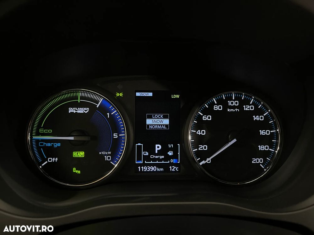 Mitsubishi Outlander 2.4 4WD Plug-In Hybrid Diamant - 30