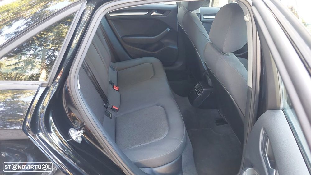 Audi A3 Limousine 30 TDI Design - 14
