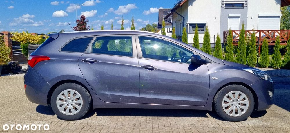 Hyundai i30 blue Kombi 1.4 Style - 4