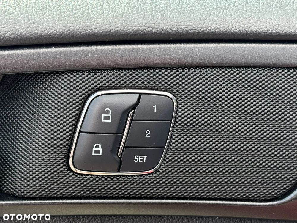 Ford Mondeo 2.0 Hybrid Titanium - 22
