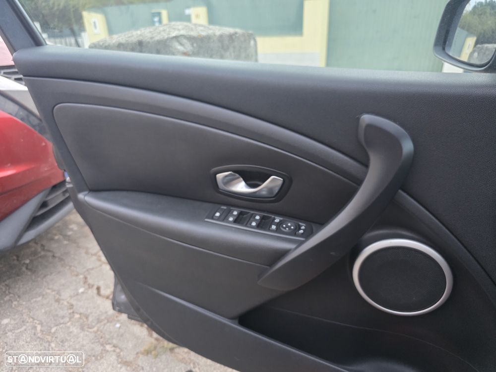 Renault Mégane Sport Tourer 1.5 dCi Dynamique S - 19