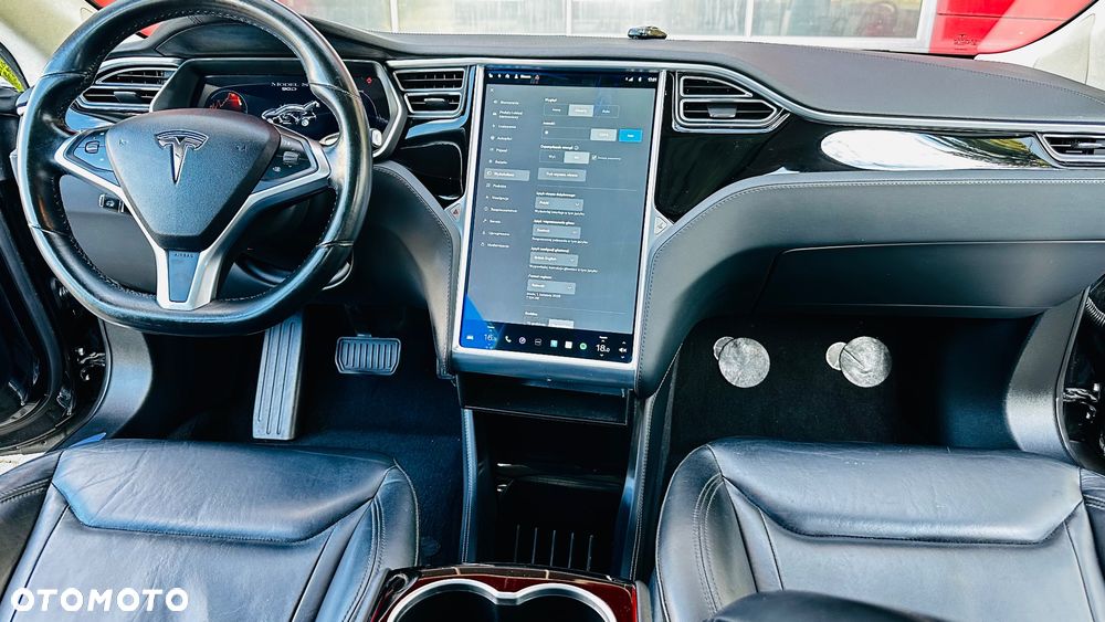 Tesla Model S - 13