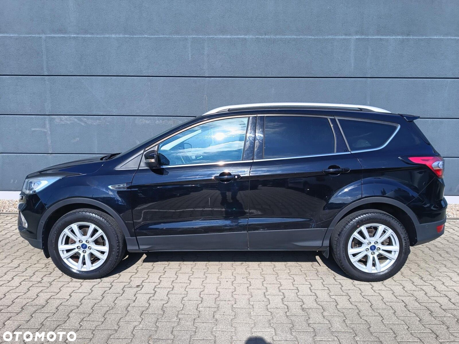 Ford Kuga 1.5 EcoBoost FWD Edition ASS MMT6 - 9