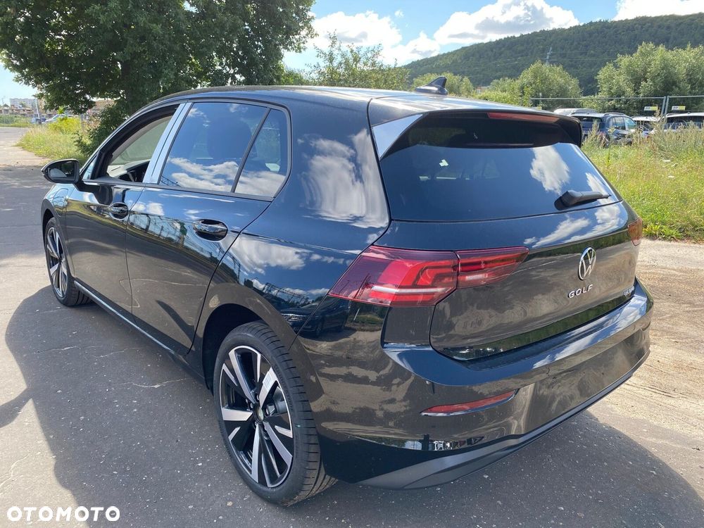 Volkswagen Golf - 10