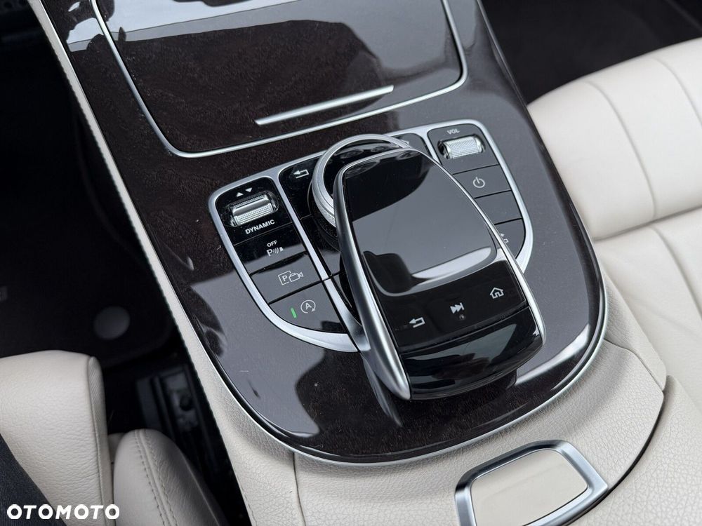 Mercedes-Benz Klasa E 220 d 9G-TRONIC - 34