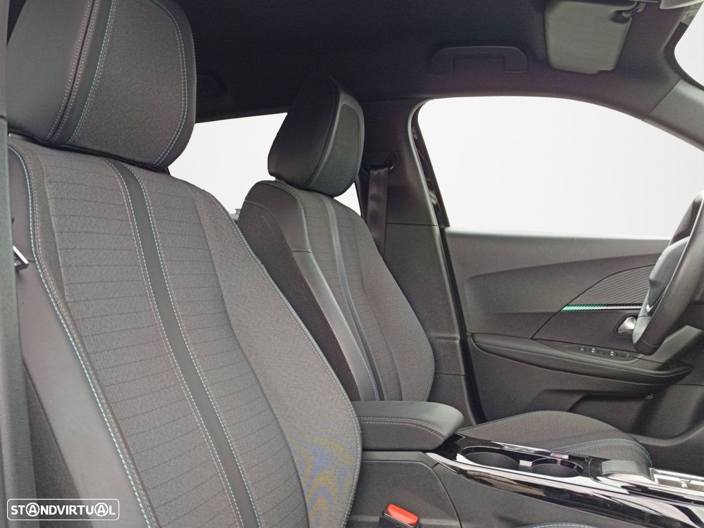 Peugeot 2008 1.5 BlueHDi Allure Pack EAT8 - 27