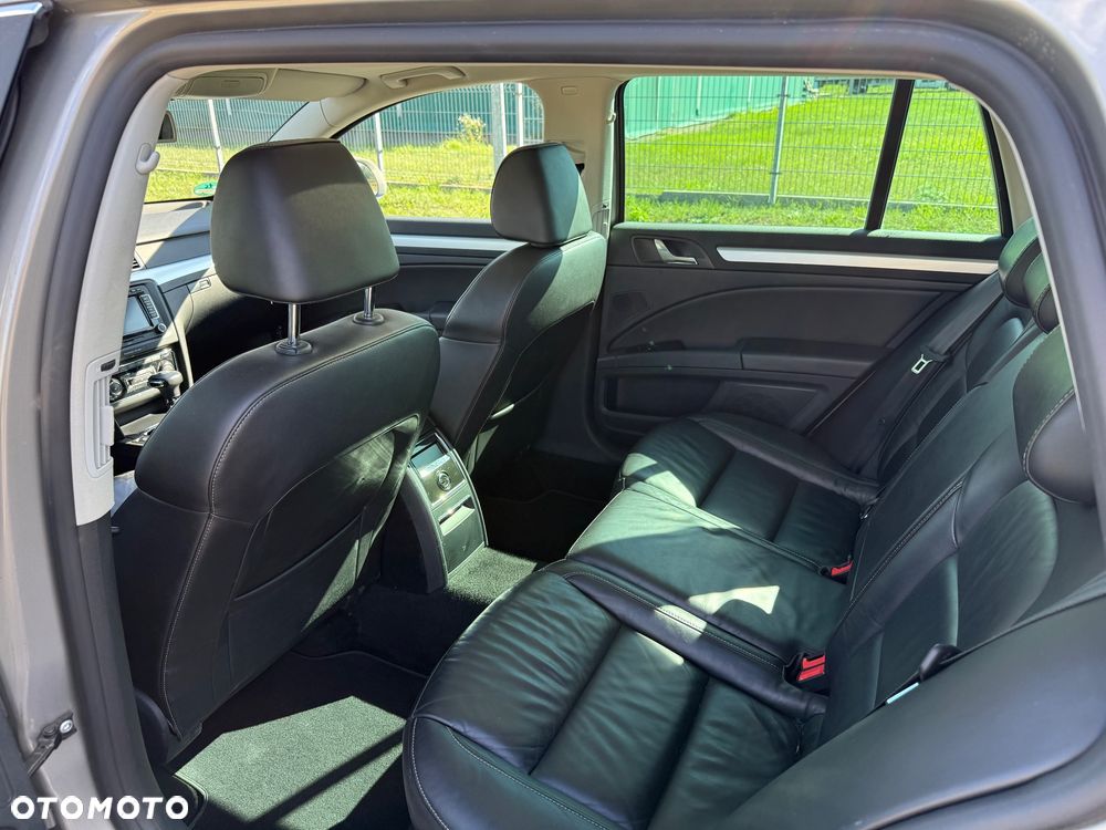 Skoda Superb 2.0 TDI Elegance Outdoor DSG - 17