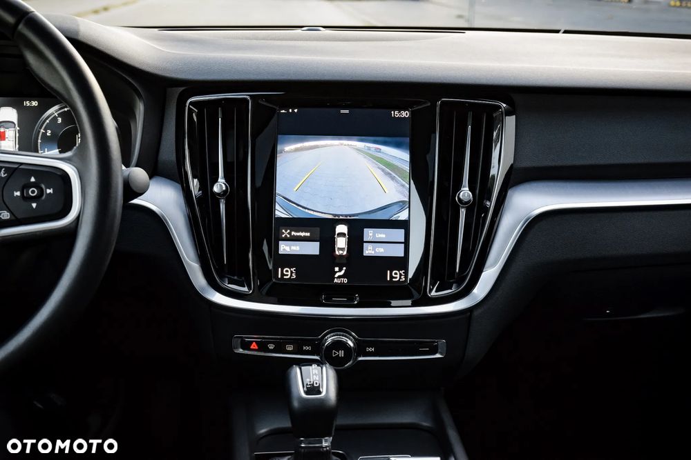 Volvo S60 T5 Momentum Pro - 40