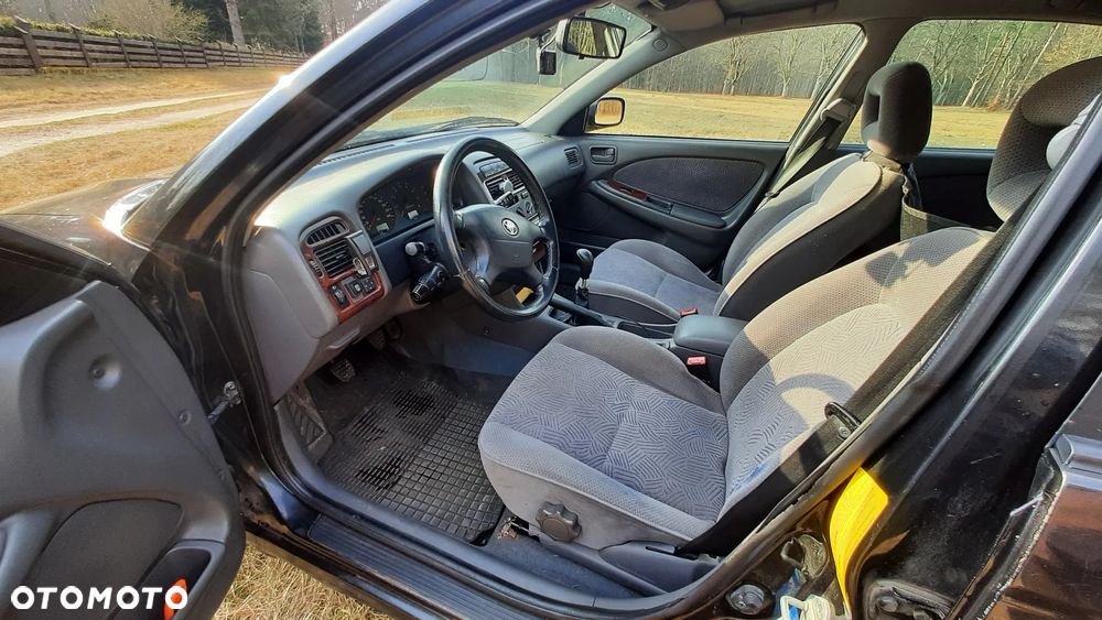 Toyota Avensis - 4