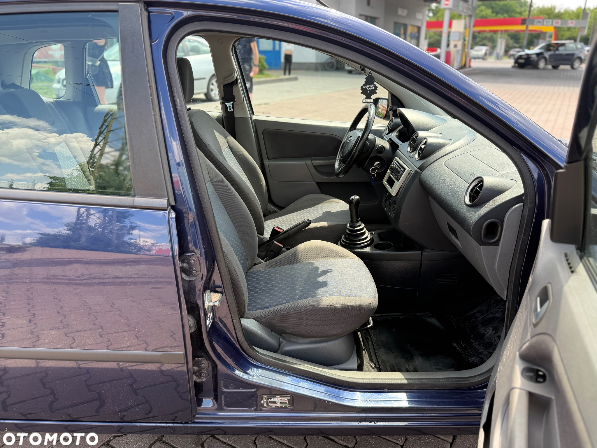 Ford Fiesta 1.6 Ambiente - 14