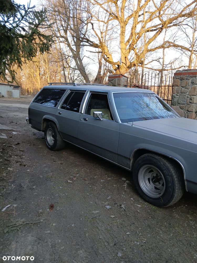Ford Crown - 31