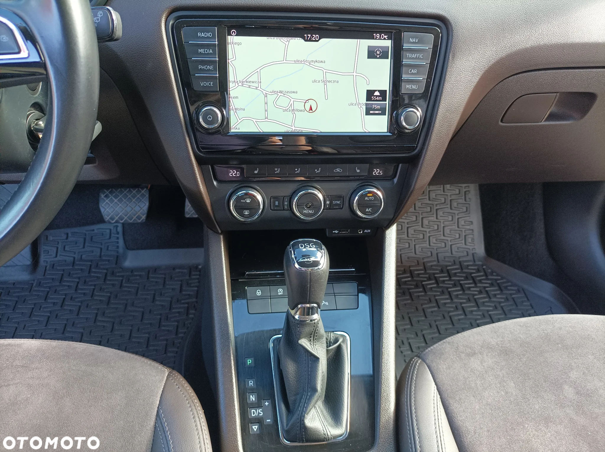 Skoda Octavia 1.8 TSI DSG L&K - 22
