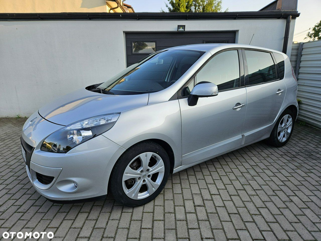 Renault Scenic 1.4 16V TCE Privilege - 11