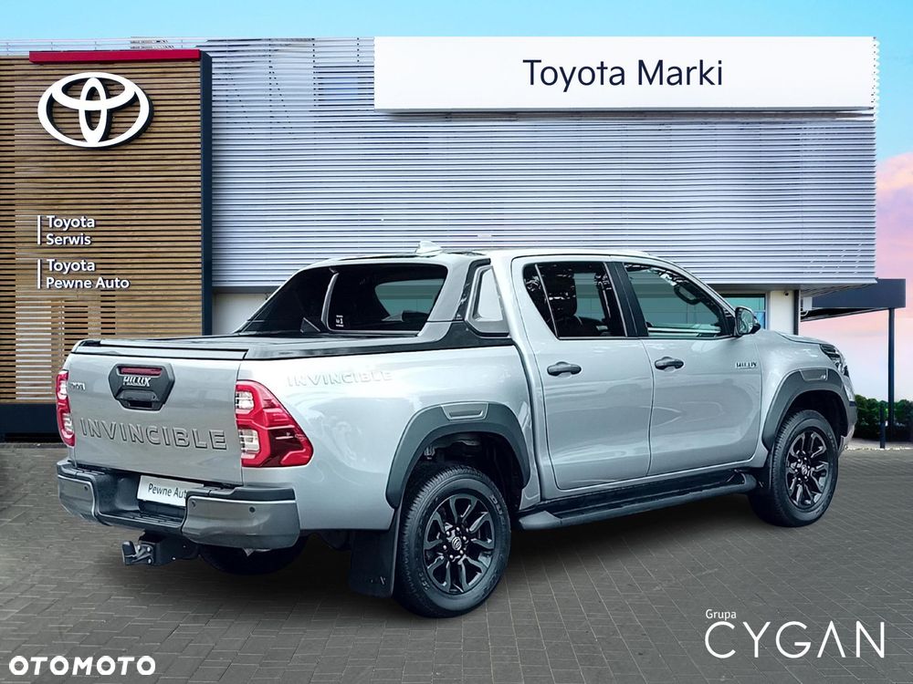 Toyota Hilux 2.8 D-4D Double Cab Invincible Sport 4x4 - 5