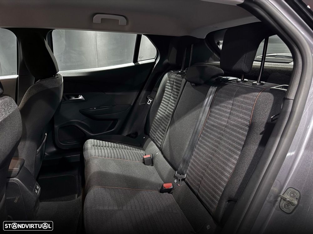 Peugeot 2008 1.2 PureTech Active Pack EAT8 - 21