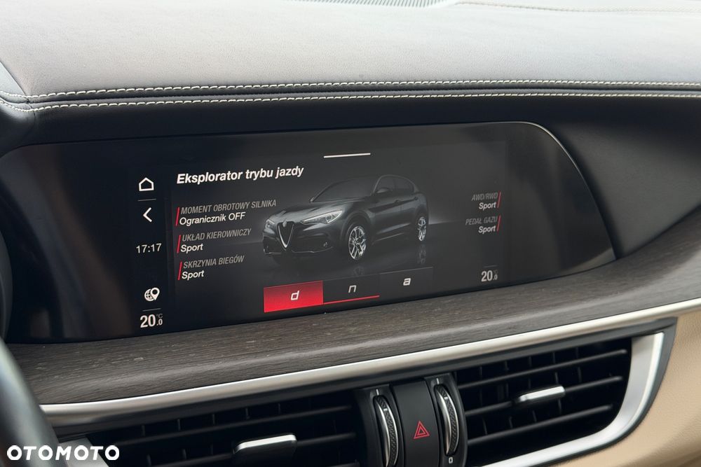 Alfa Romeo Stelvio 2.0 Turbo 6C Villa D'este Q4 - 29