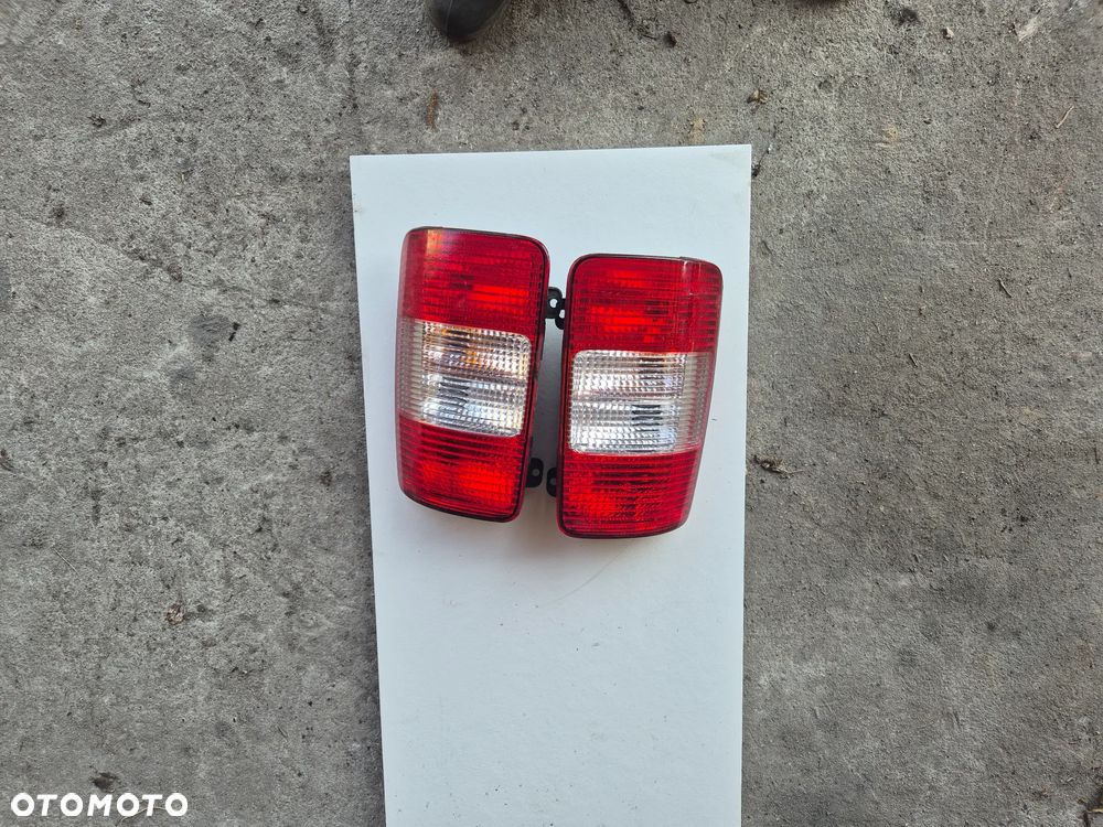 TYLNA LAMPA LEWA PRAWA VW CADDY III - 1