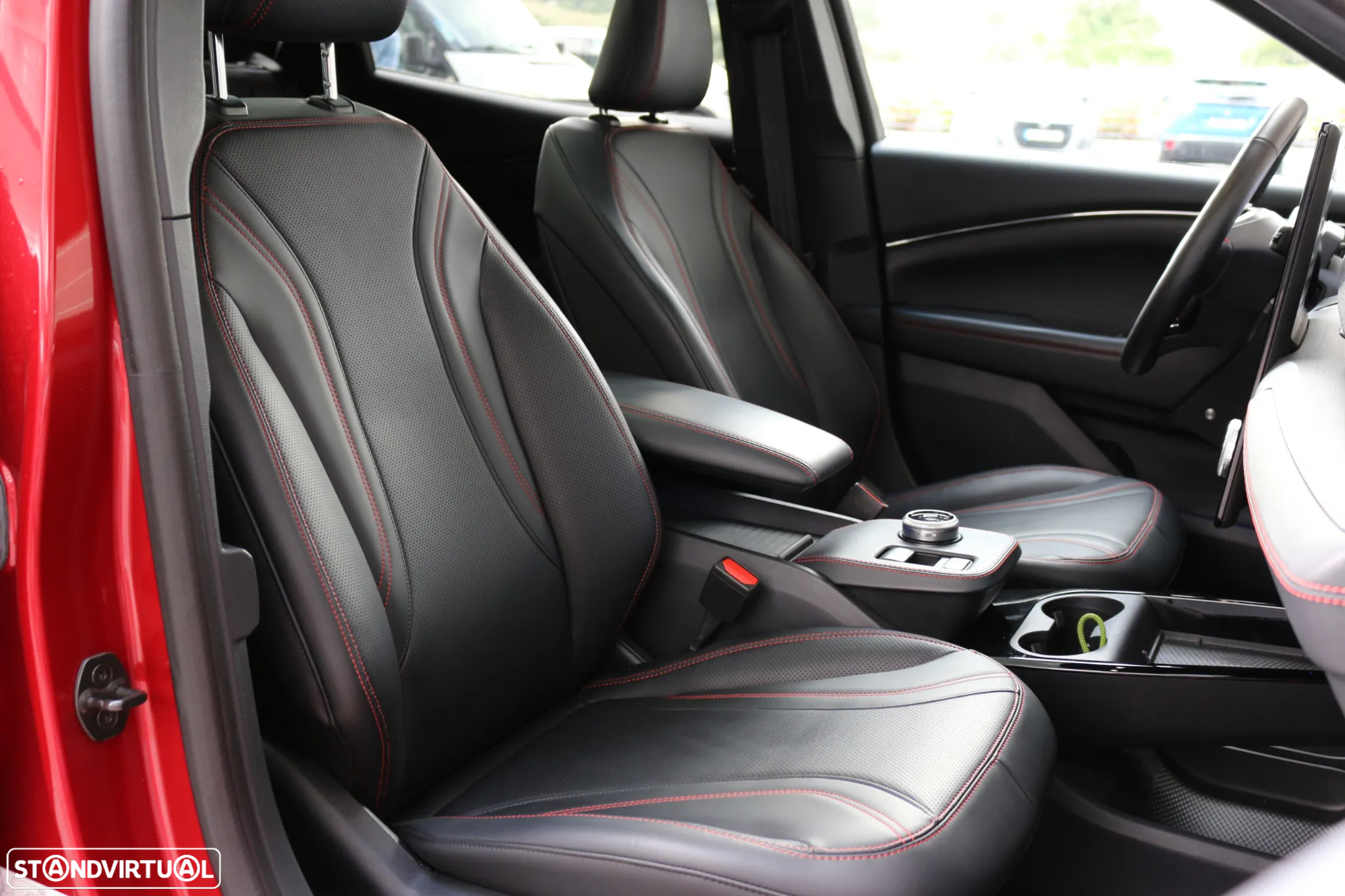 Ford Mustang Mach-E Premium AWD - 38