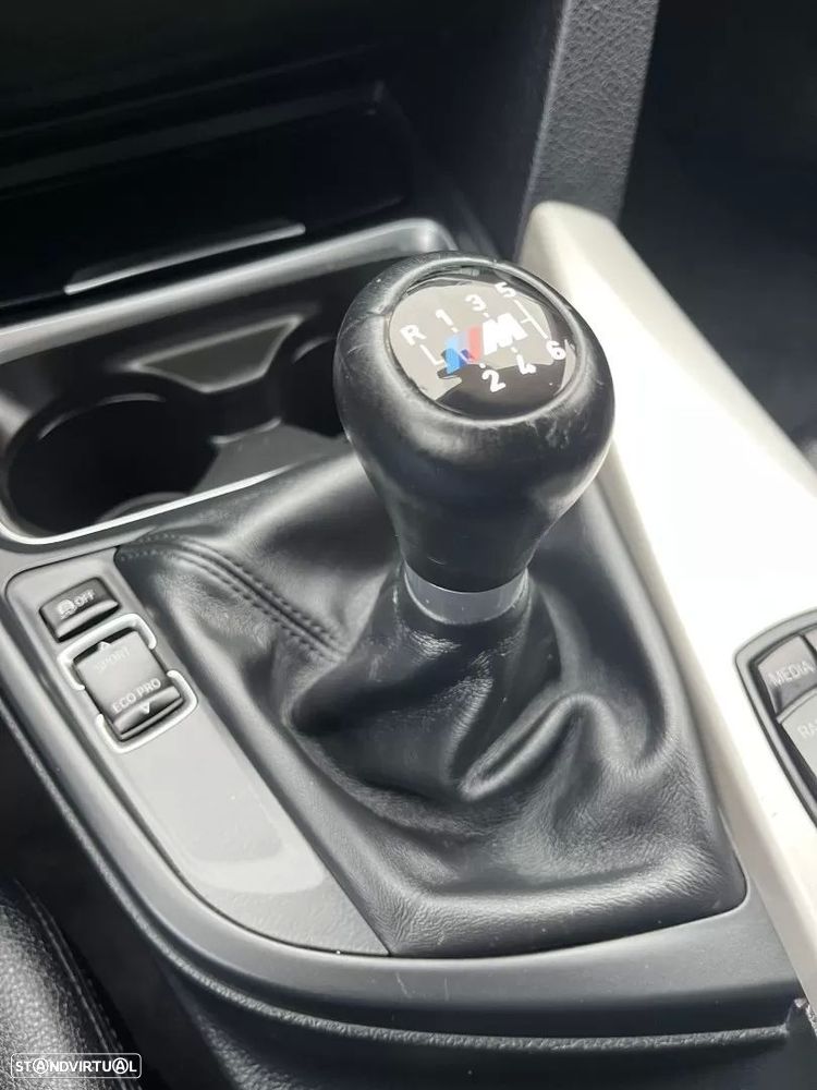 BMW 320 d Touring Line Sport - 42