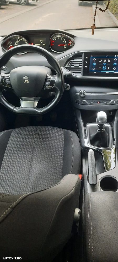 Peugeot 308 SW 1.2 L PureTech Turbo S&S Active - 10