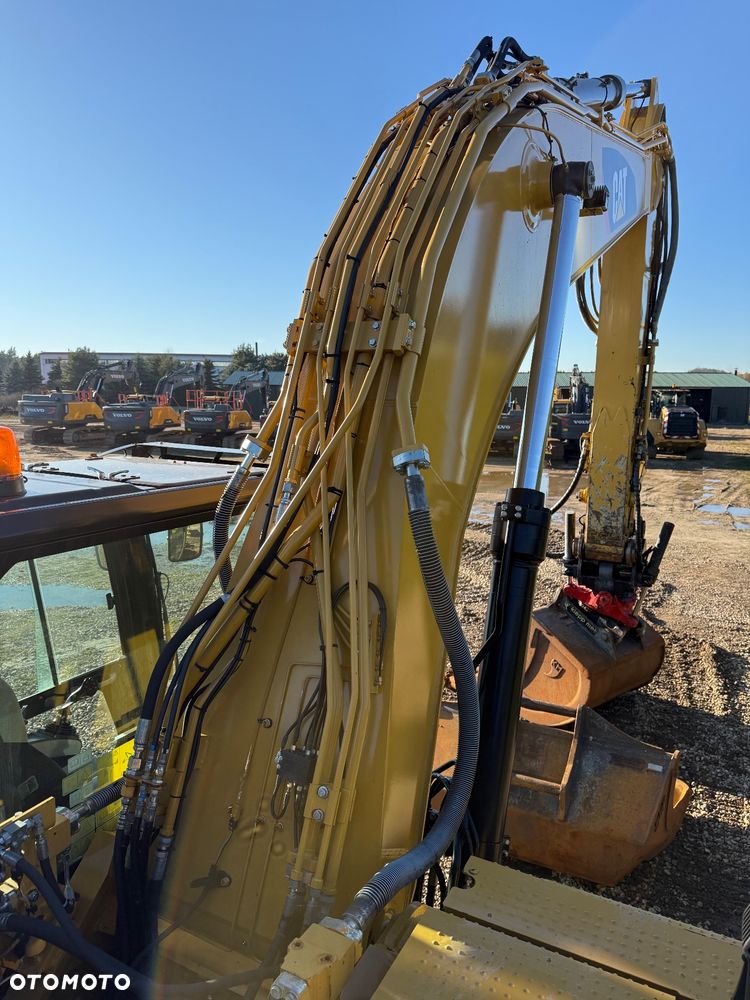 Caterpillar 330 FL - 16