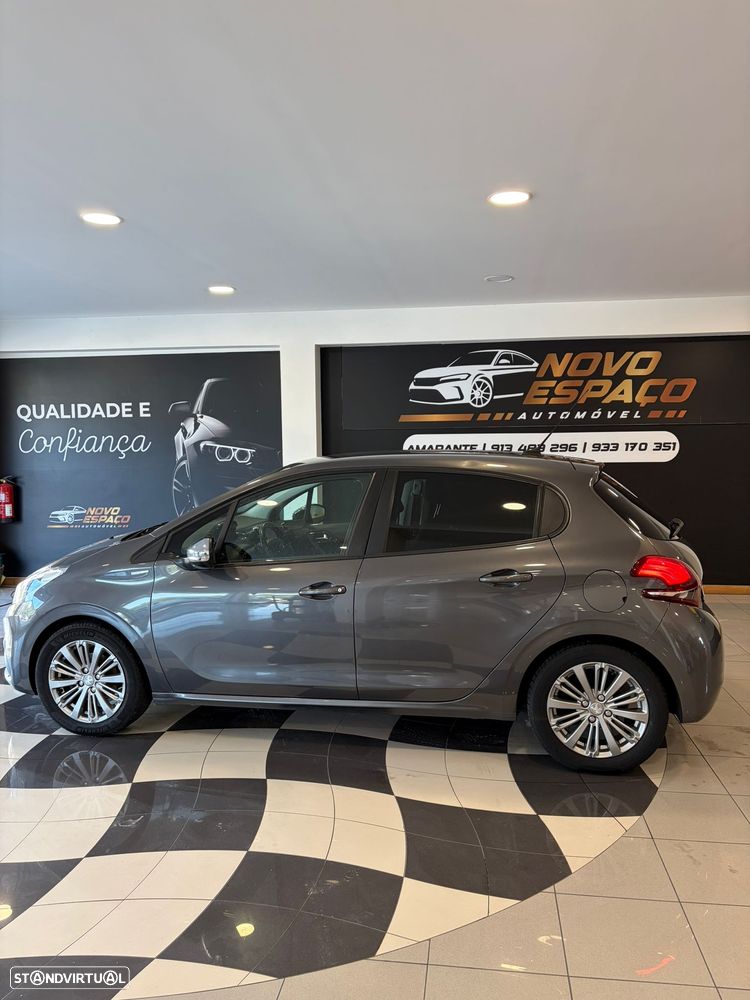 Peugeot 208 PureTech 82 Style - 6
