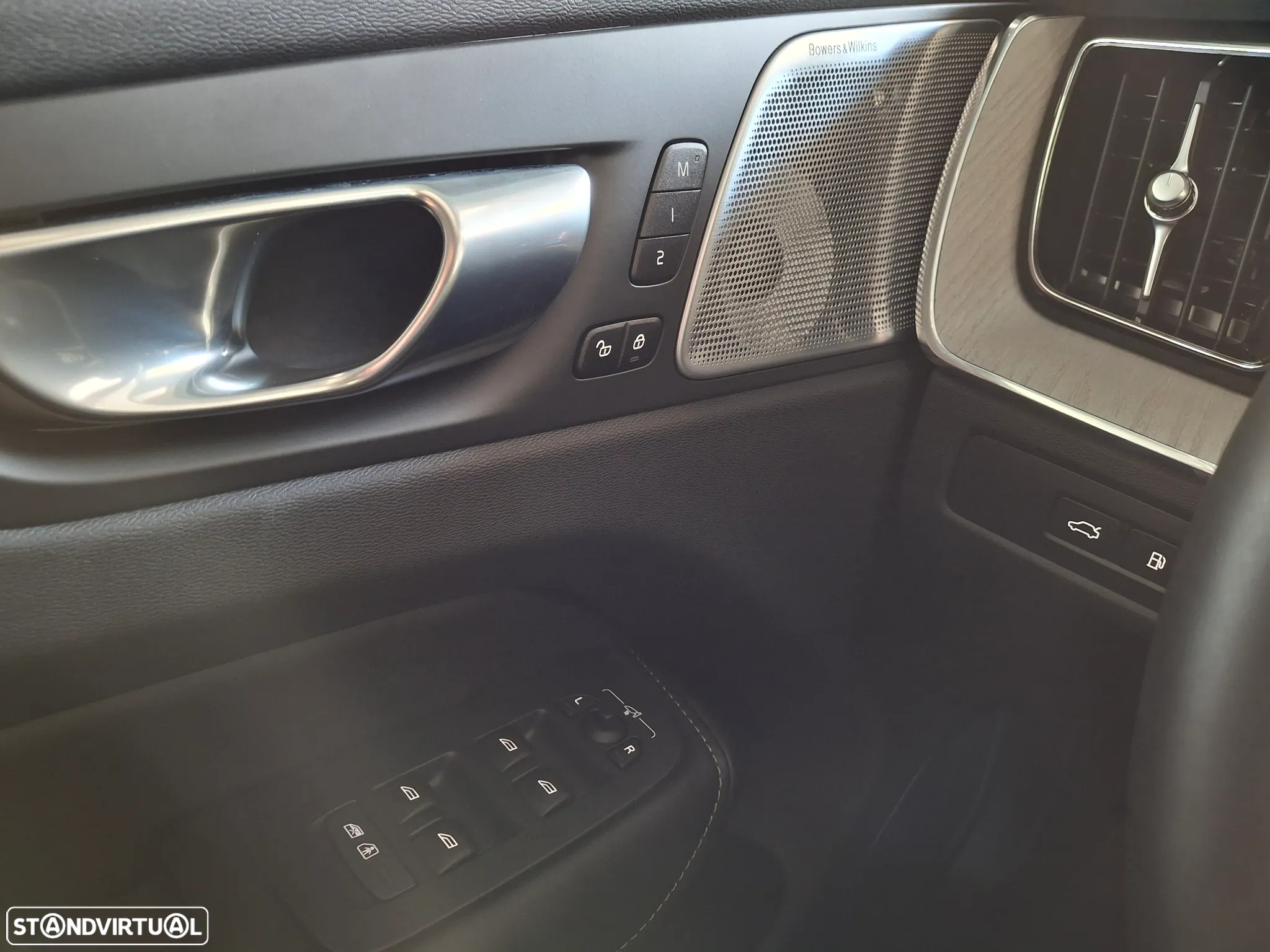 Volvo XC 60 2.0 T8 PHEV Ultra Dark AWD - 27