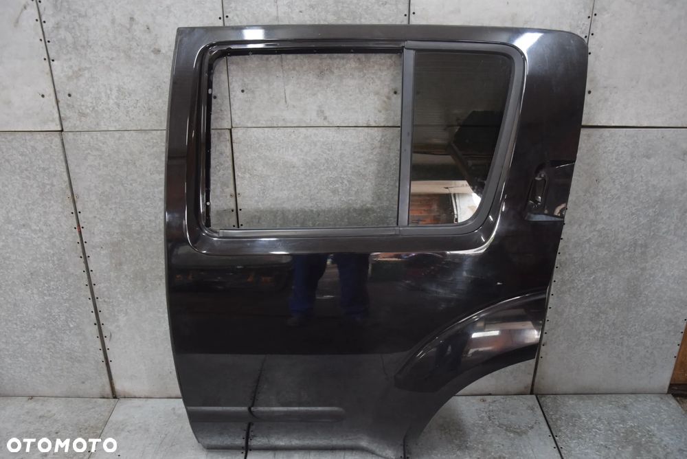 NISSAN PATHFINDER DRZWI LEWE TYŁ GNOK 631 - 1
