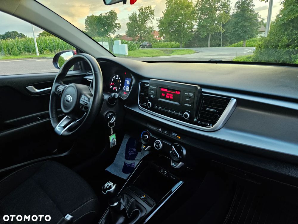 Kia Rio 1.2 Attract - 29