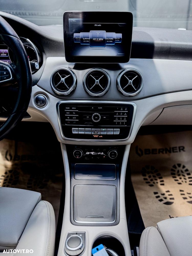 Mercedes-Benz GLA 200 d 4MATIC 7G-DCT Urban - 20