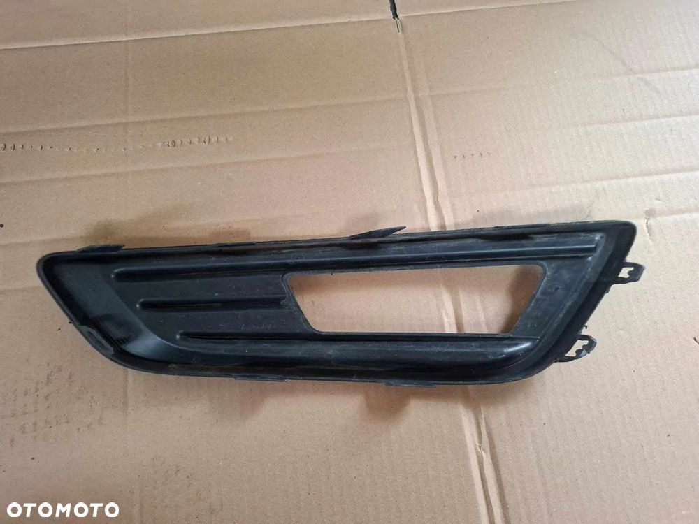 FORD FOCUS MK3 KRATKA ZDERZAKA PRAWA F1EB-15A298-A - 2