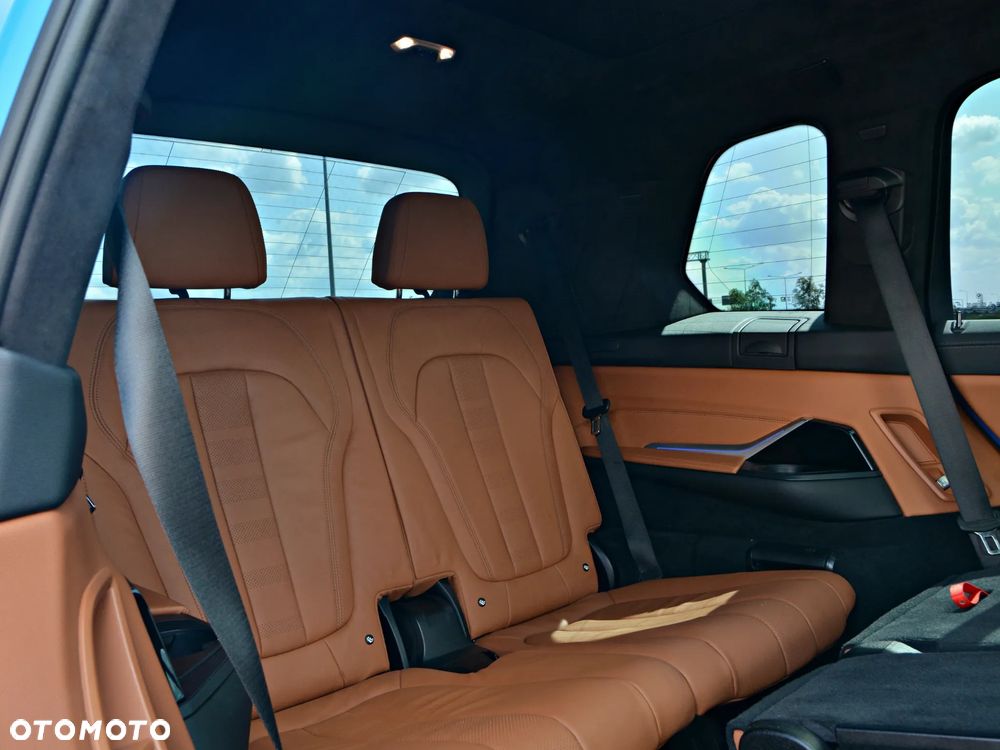BMW X7 M50i sport - 26