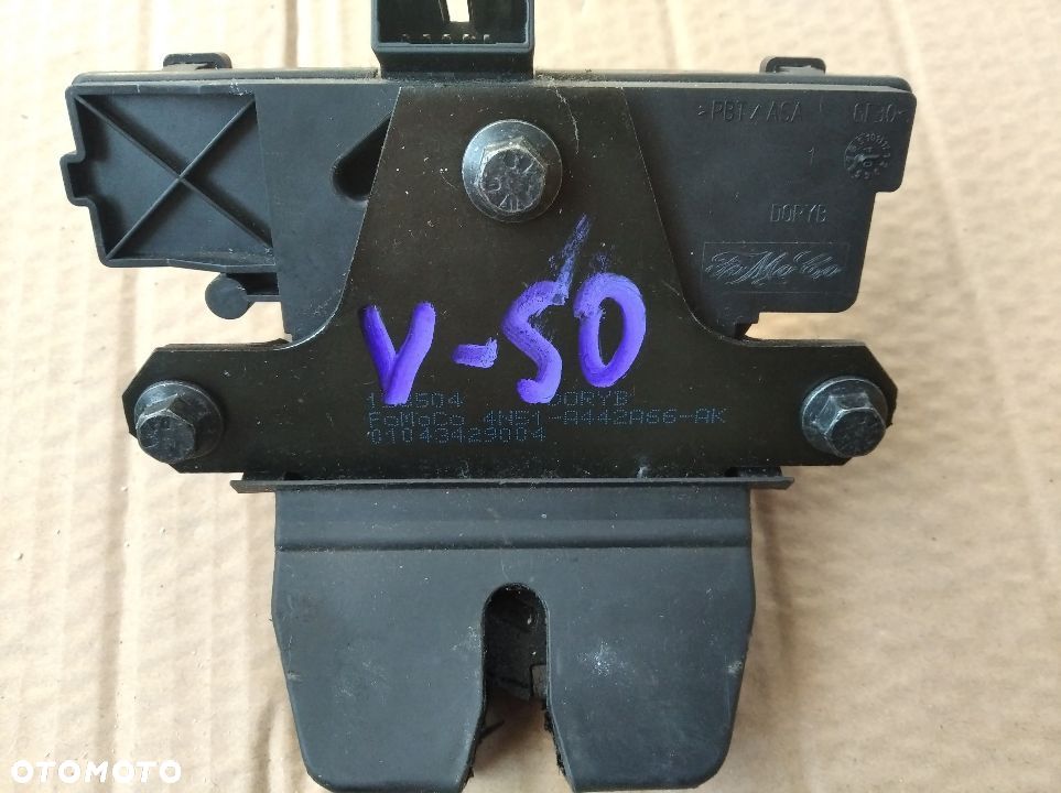 Volvo V50   zamek klapy tył tylnej