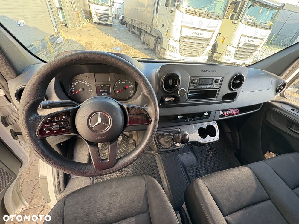 Mercedes-Benz Sprinter - 5