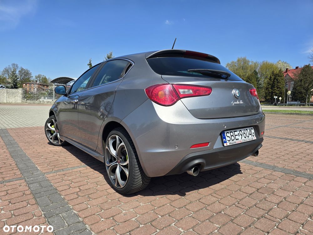 Alfa Romeo Giulietta 2.0 JTDM 16V - 4