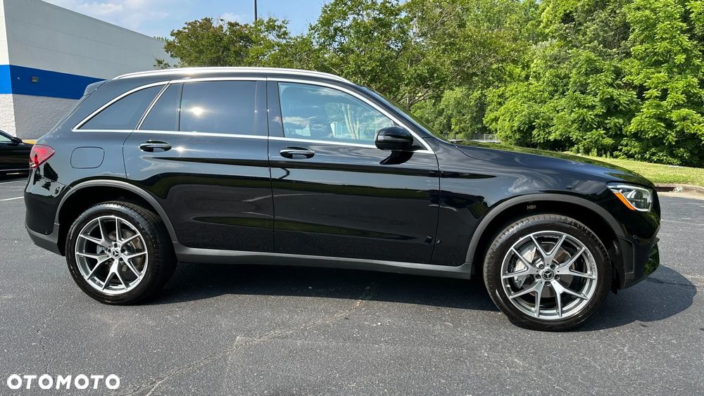 Mercedes-Benz GLC 300 4Matic 9G-TRONIC AMG Line Plus - 8
