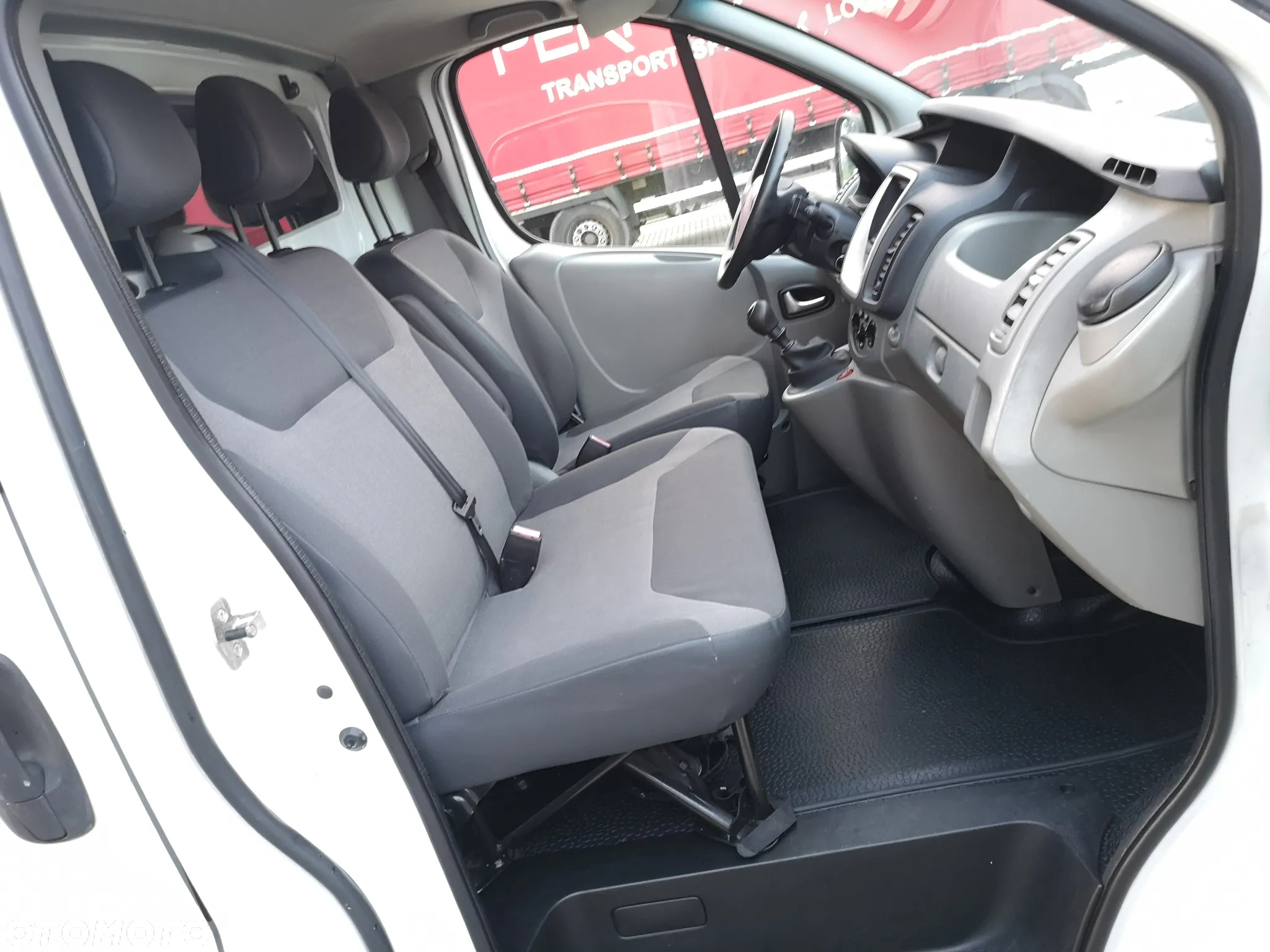 Renault TRAFIC - 35