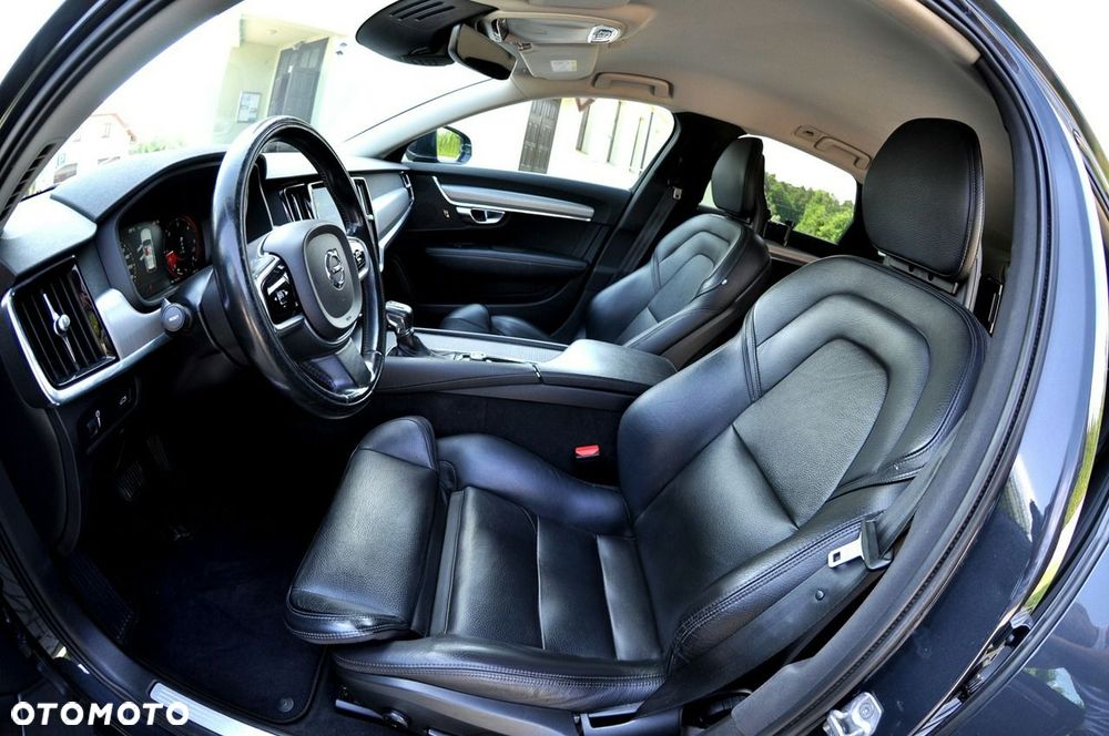 Volvo V90 D3 Momentum Pro - 21