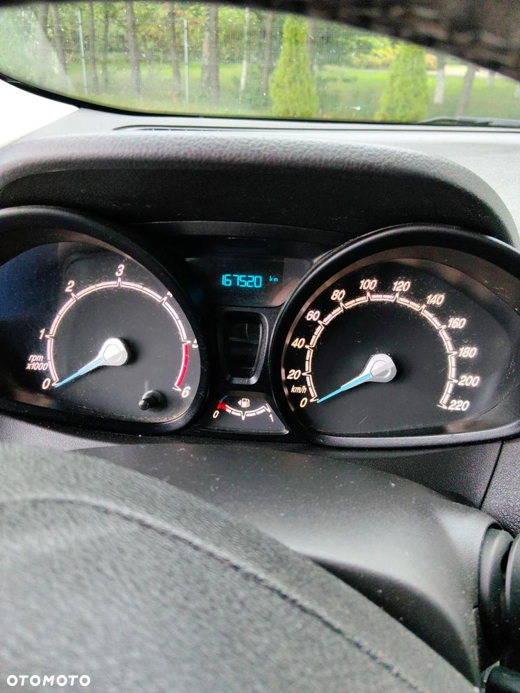 Ford Transit Courier - 6