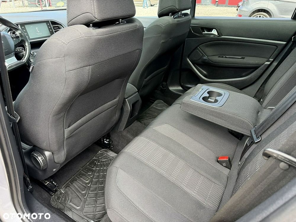 Peugeot 308 - 13