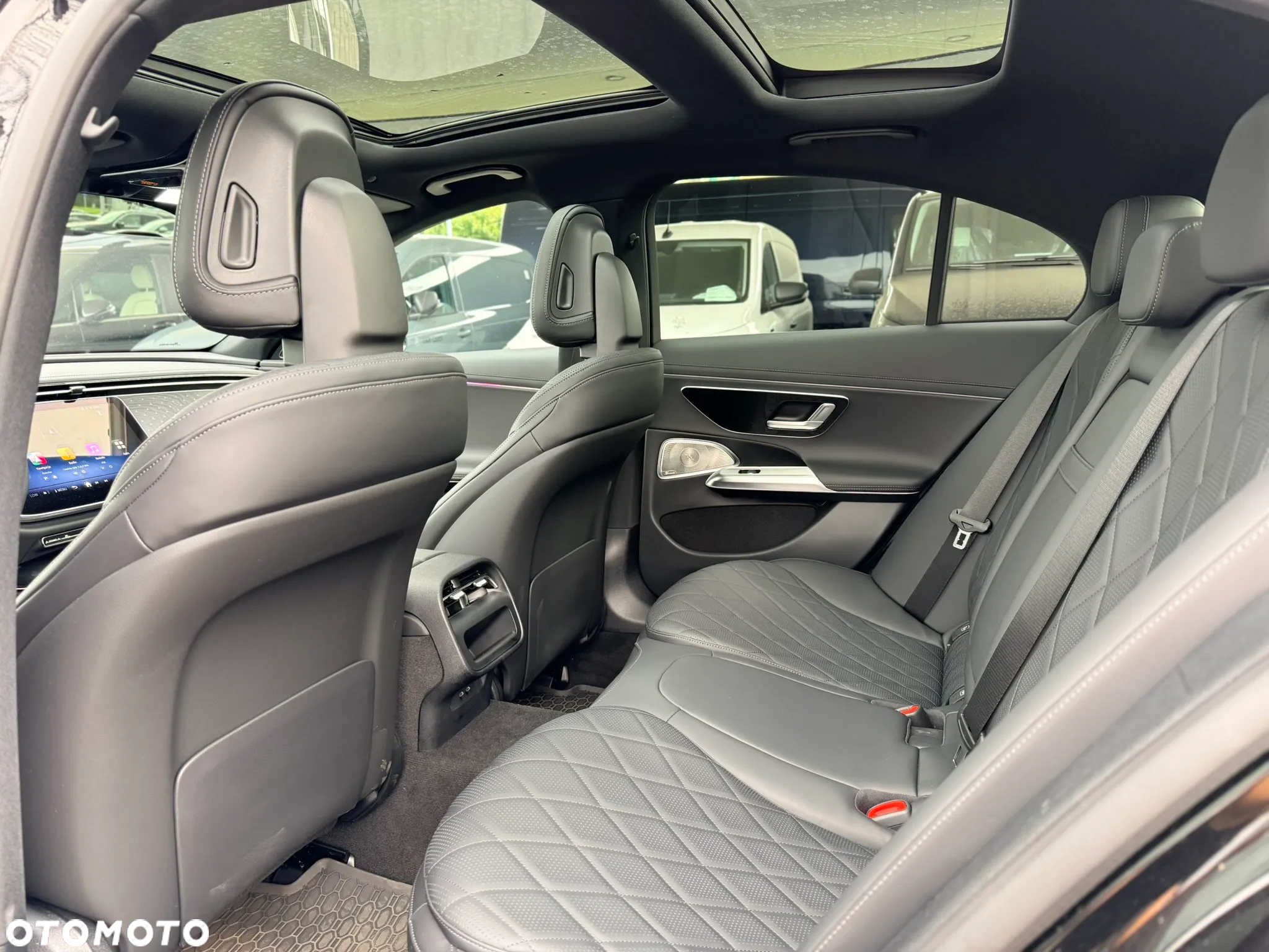 Mercedes-Benz Klasa E 200 mHEV 4-Matic AMG 9G-Tronic - 12