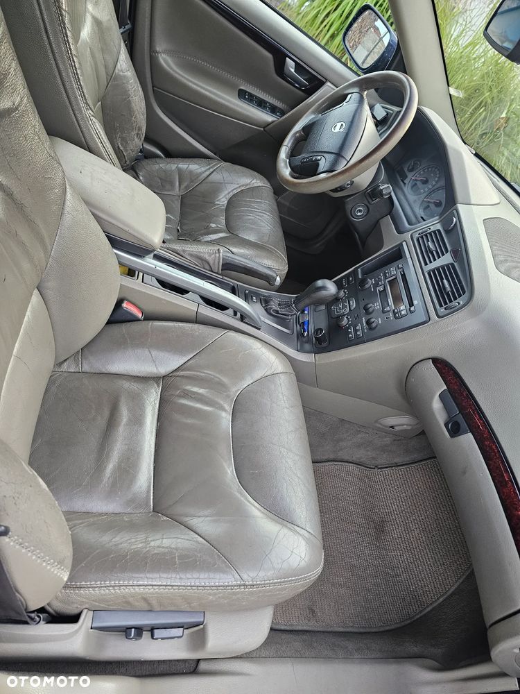 Volvo XC 70 AWD Momentum - 12