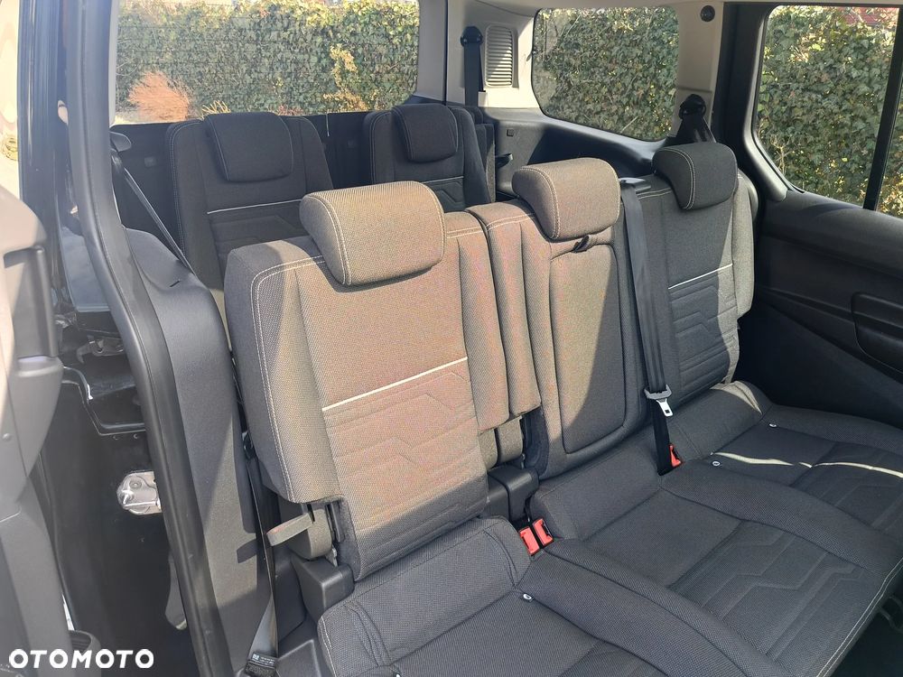 Ford Tourneo Connect Grand - 11